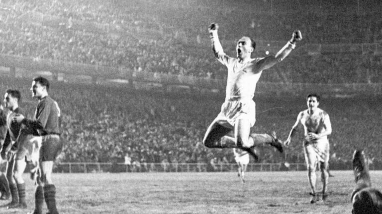 ¡Carrera Di Stefano! El único futbolista en jugar con tres selecciones y no ir a un mundial